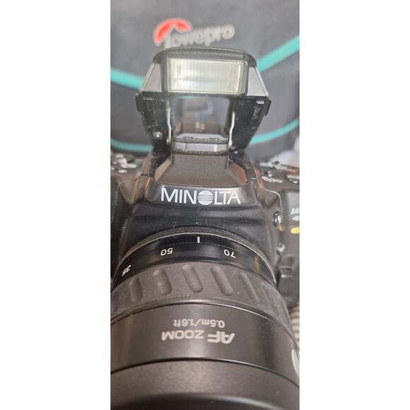 Minolta Maxxum 450si Date 35mm SLR Film Camera w/35-70mm Lens, Bag & New Battery - Picture 8 of 16